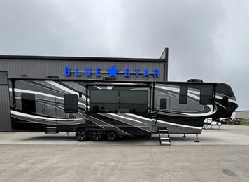 2023 Momentum 395MS