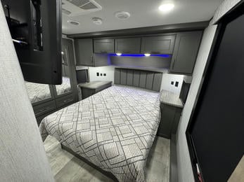 2023 Momentum 395MS