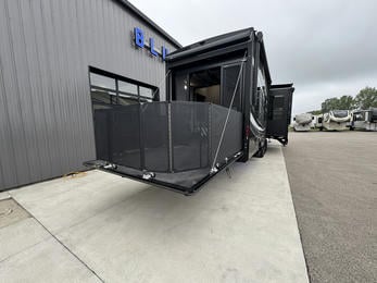 2023 Momentum 395MS