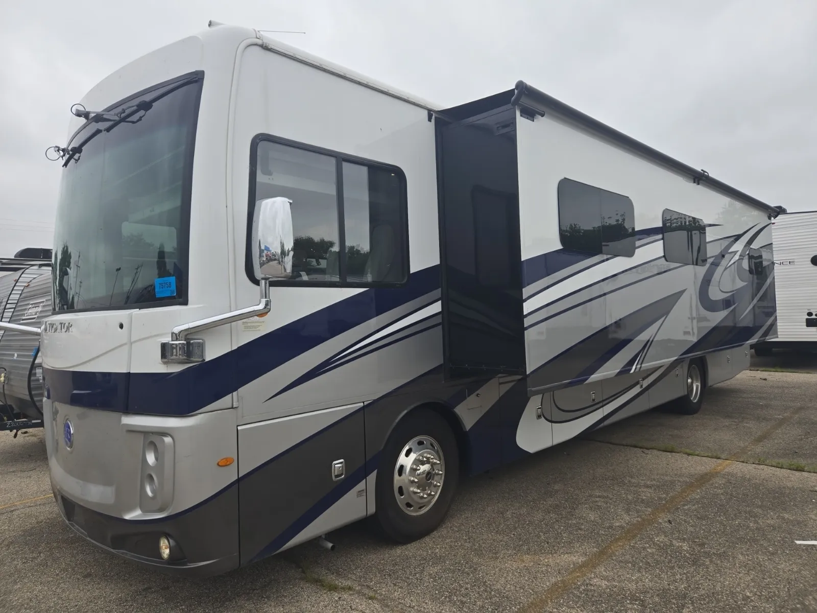 2023 Navigator  38K
