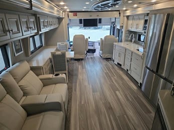 2023 Navigator  38K