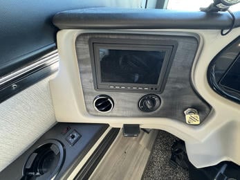 2023 Navigator  38K
