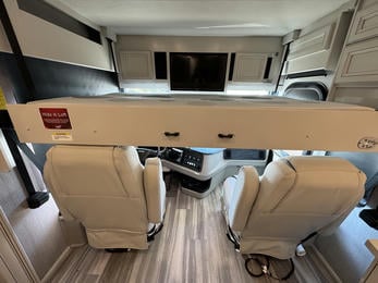 2023 Navigator  38K