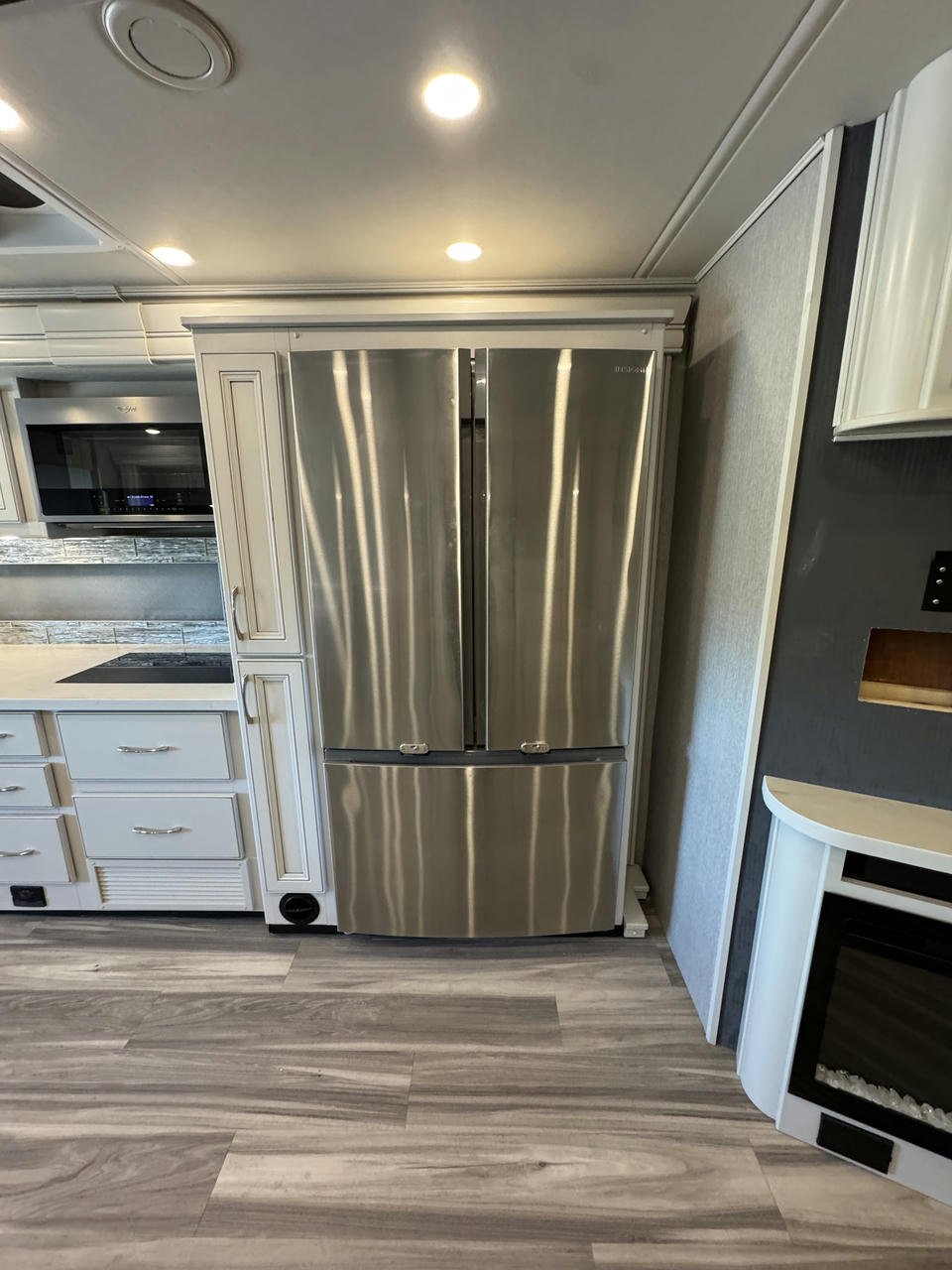 2023 Navigator  38K