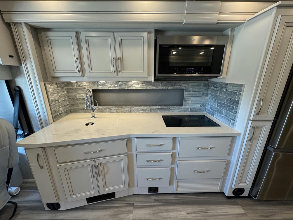 2023 Navigator  38K
