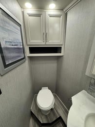 2023 Navigator  38K