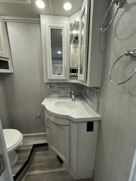 2023 Navigator  38K
