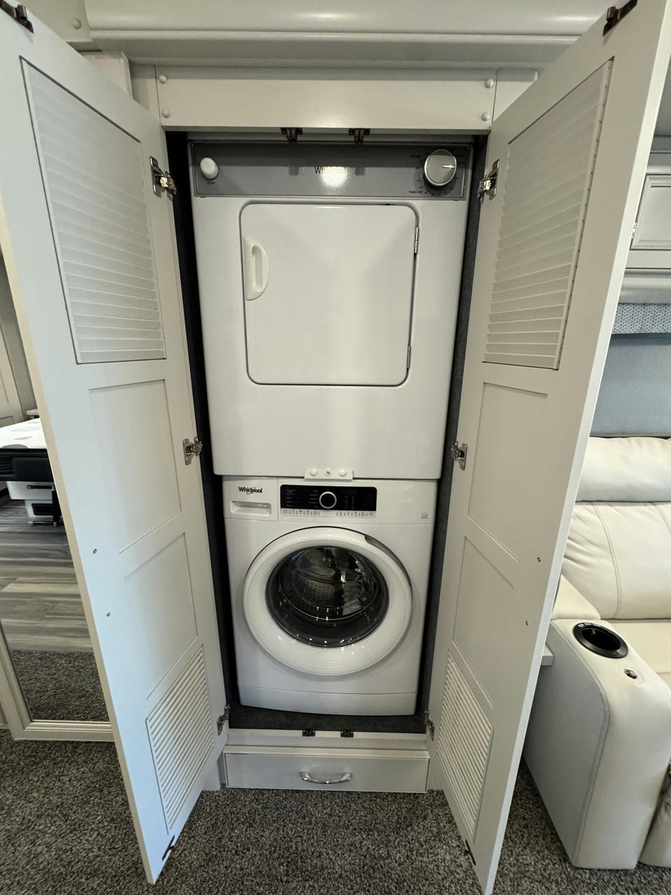 2023 Navigator  38K