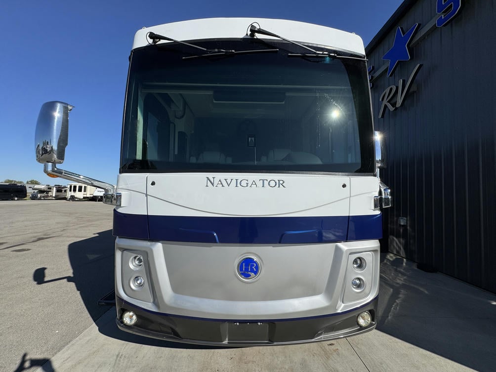 2023 Navigator  38K