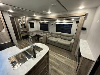 2023 Trail Master 33DBDB