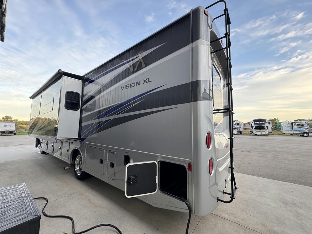 2023 Vision XL 34B