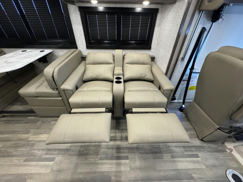 2023 Vision XL 34G 