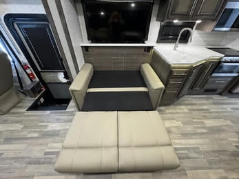 2023 Vision XL 34G 