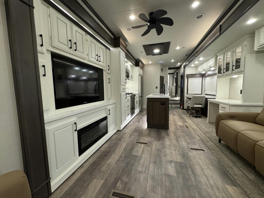 2024 Mobile Suites MS Houston