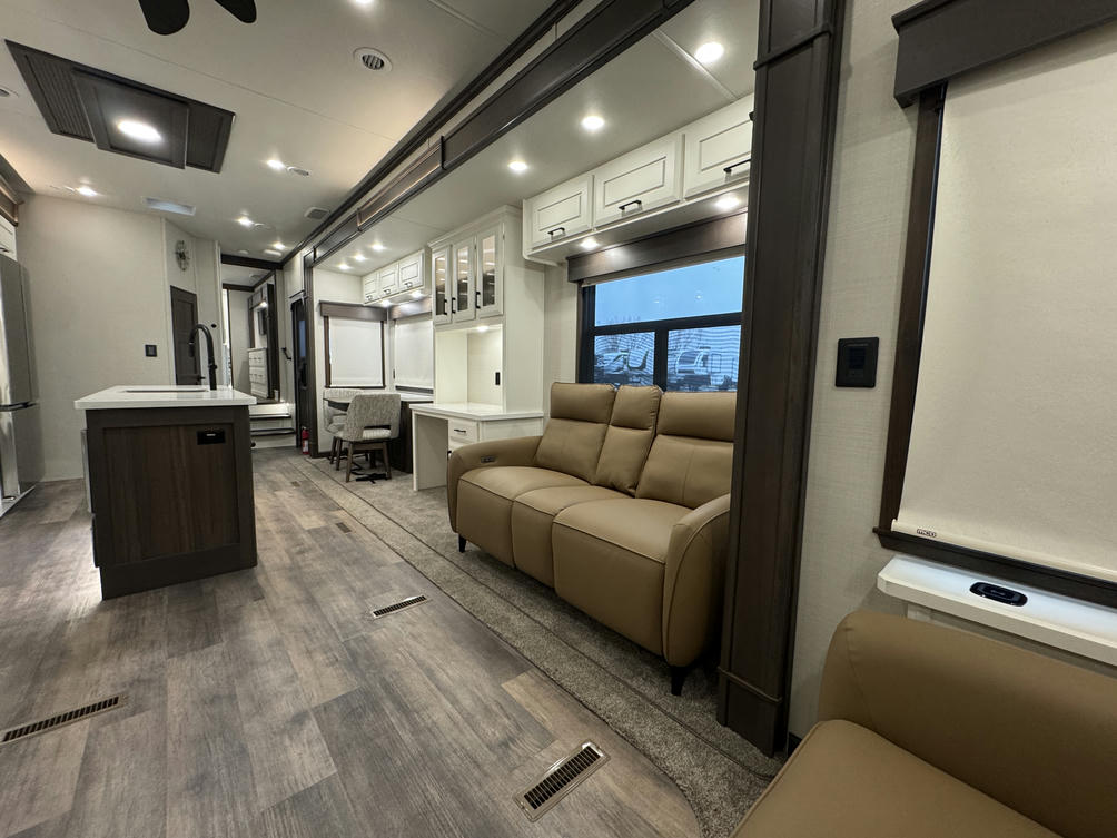 2024 Mobile Suites MS Houston