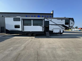 2024 Montana High Country 381TB
