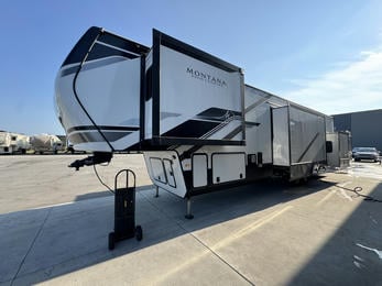 2024 Montana High Country 381TB