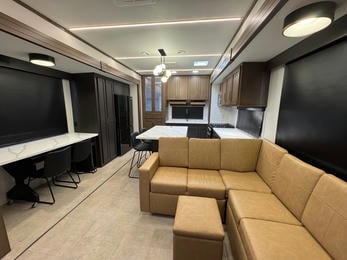 2025 Big Horn 391MFB
