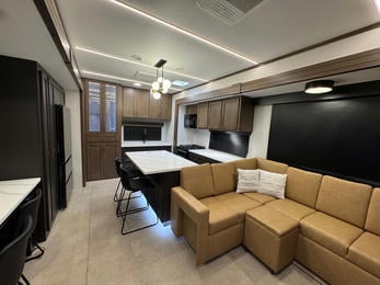 2025 Big Horn 391MFB