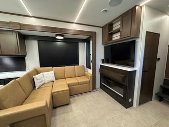 2025 Big Horn 391MFB