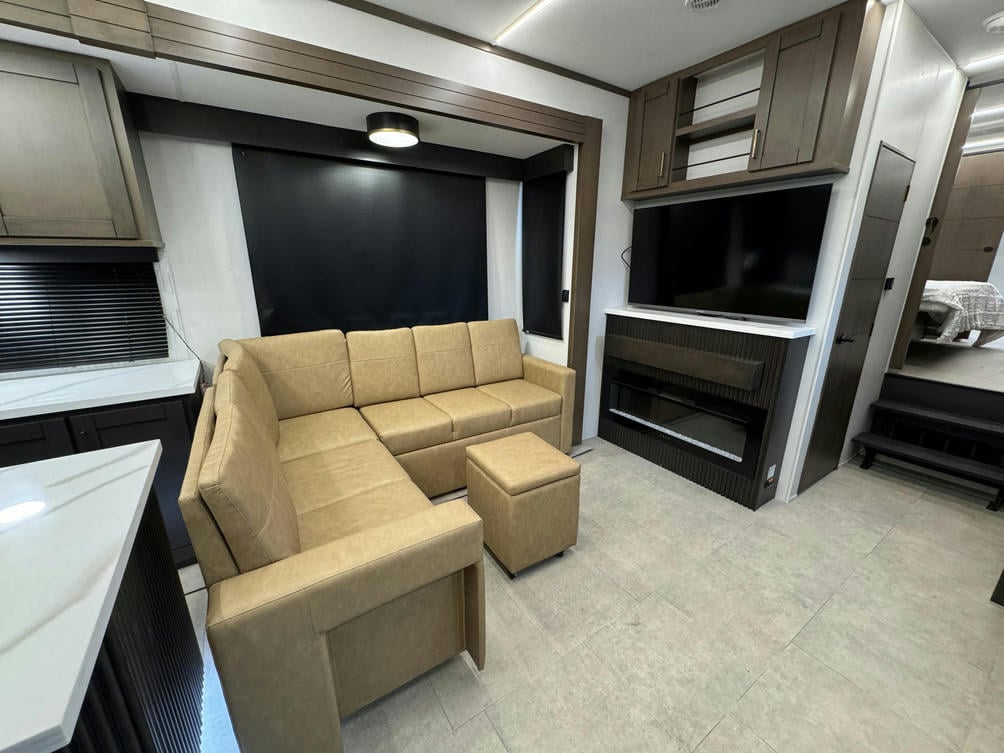 2025 Bighorn 391MFB