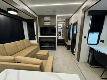 2025 Bighorn 391MFB