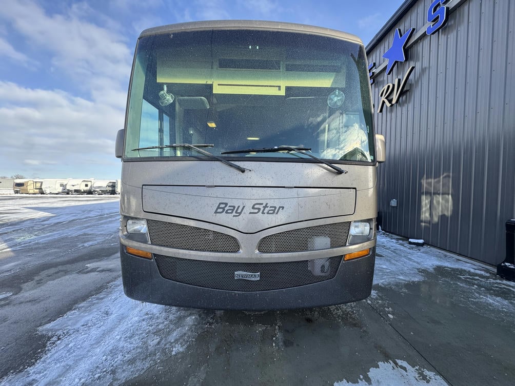 2010 Baystar 3202