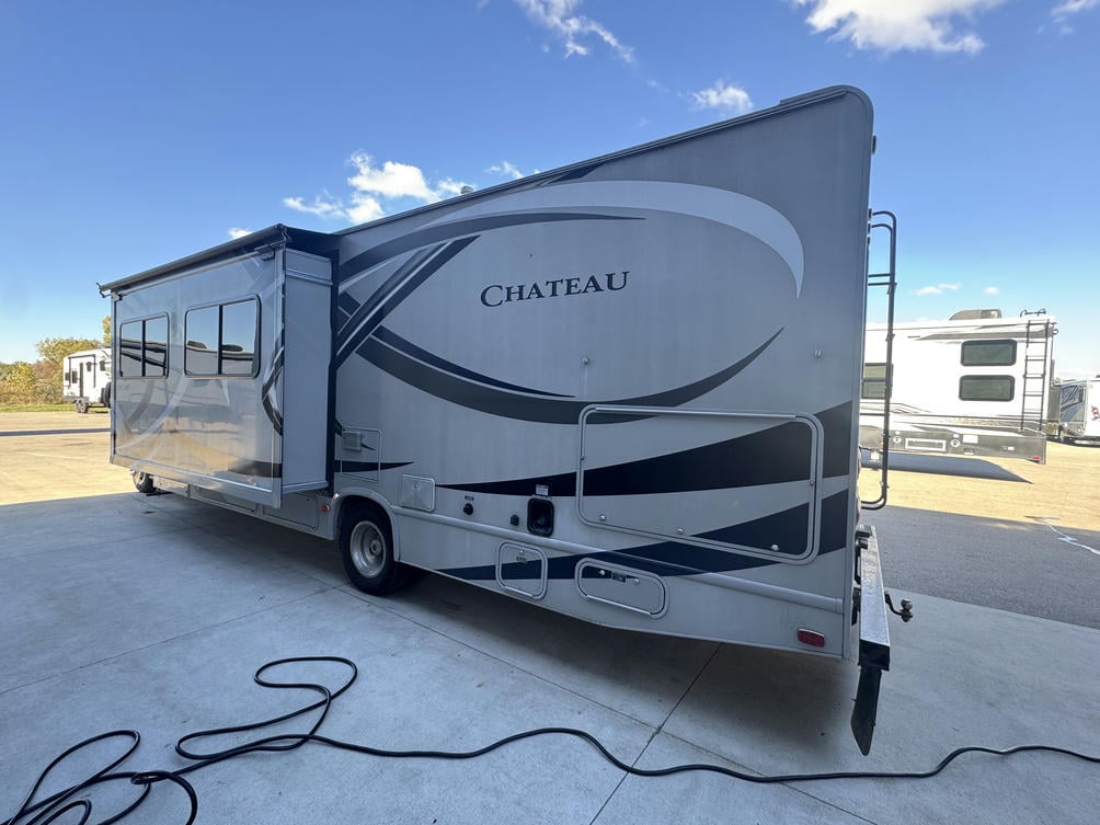 2014  Chateau 31L