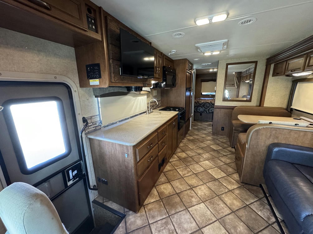 2014  Chateau 31L