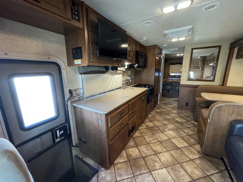 2014  Chateau 31L
