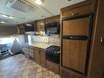 2014  Chateau 31L