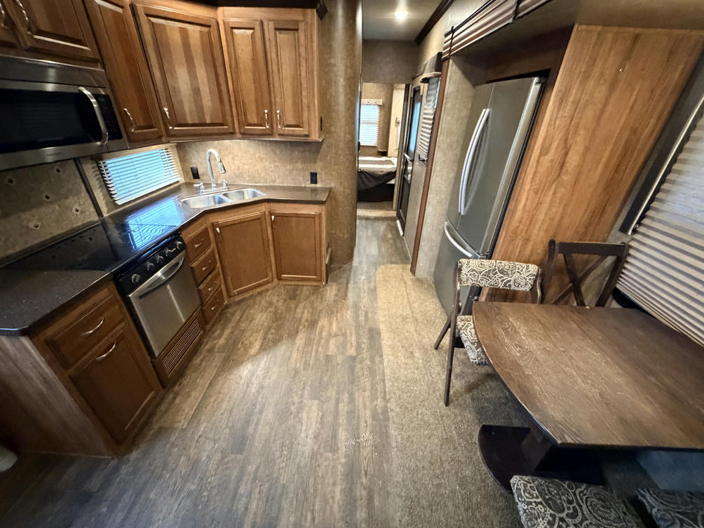 2016 Durango 380 FLF