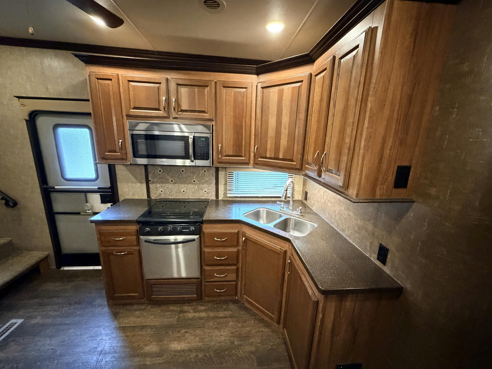 2016 Durango 380 FLF