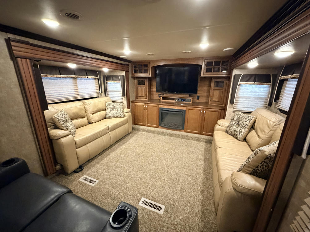 2016 Durango 380 FLF