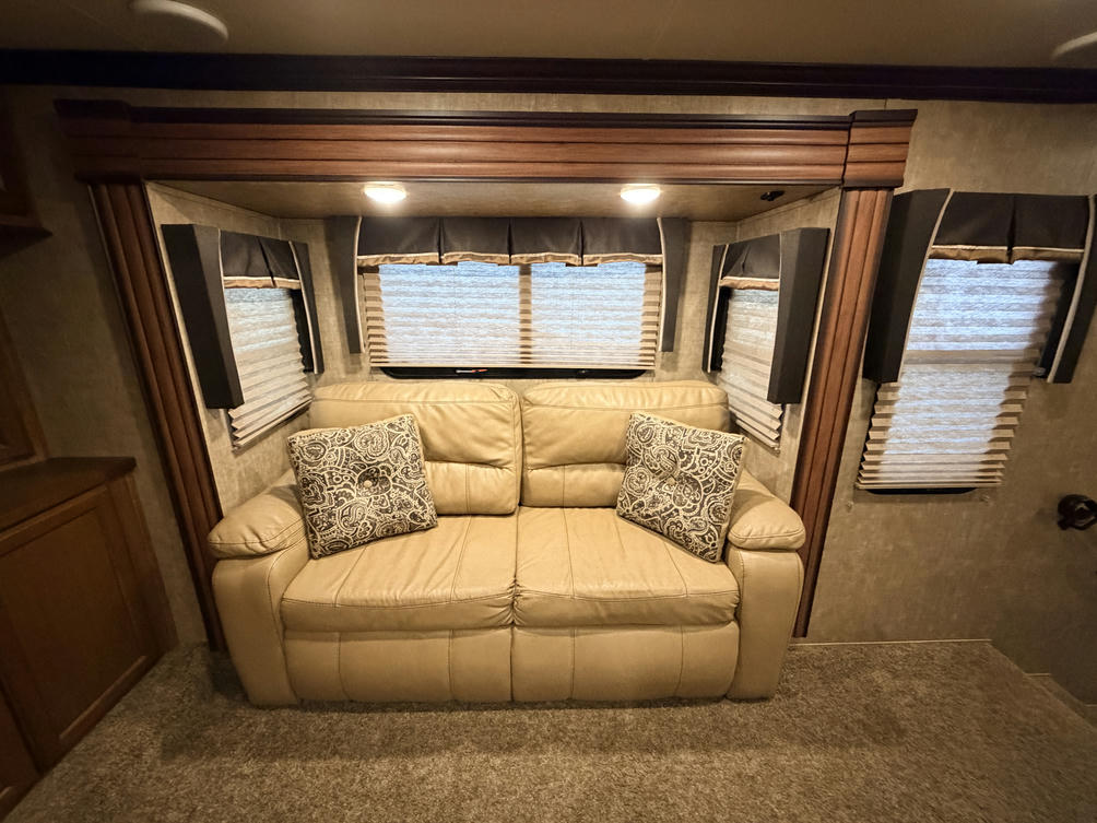 2016 Durango 380 FLF