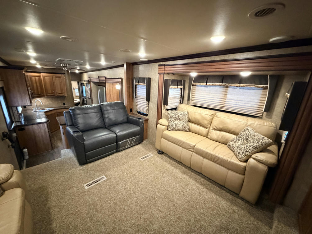 2016 Durango 380 FLF