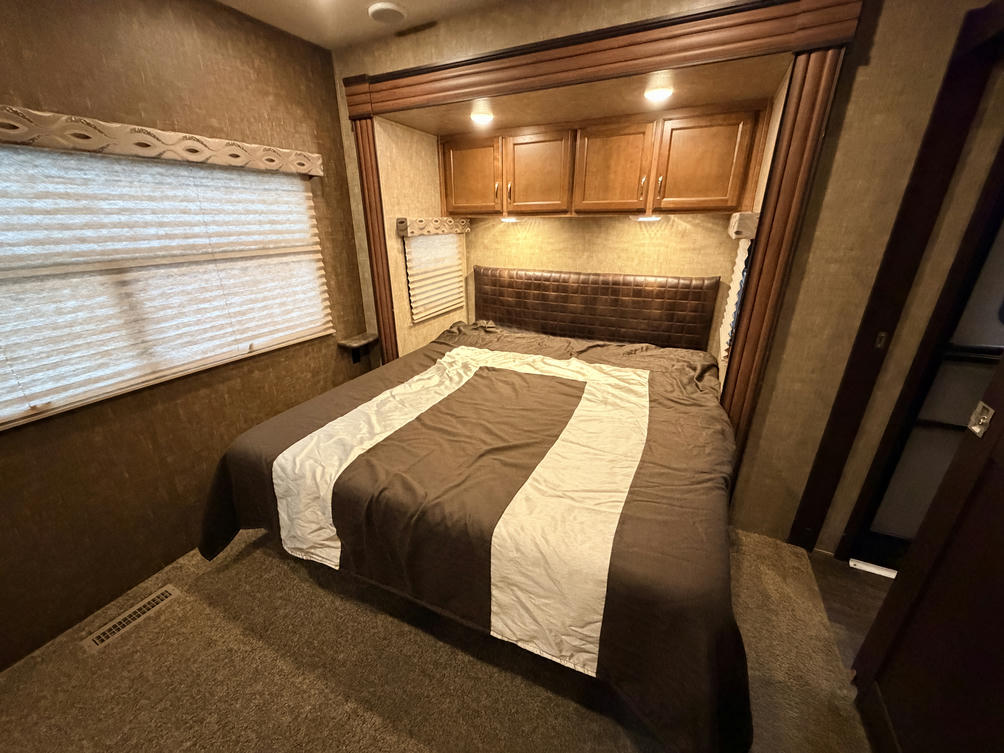 2016 Durango 380 FLF