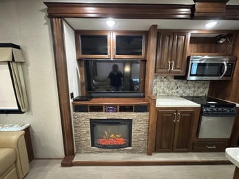 2017 Avalanche 320RS