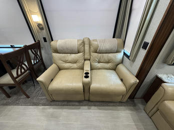 2017 Avalanche 320RS