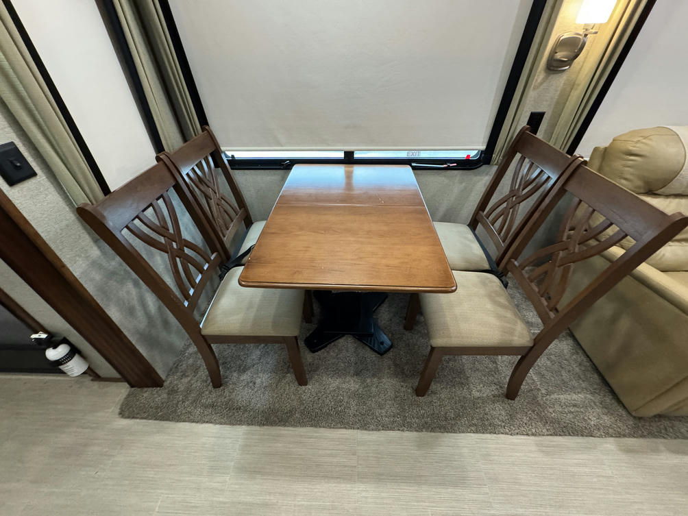 2017 Avalanche 320RS