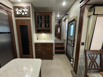 2017 Avalanche 320RS