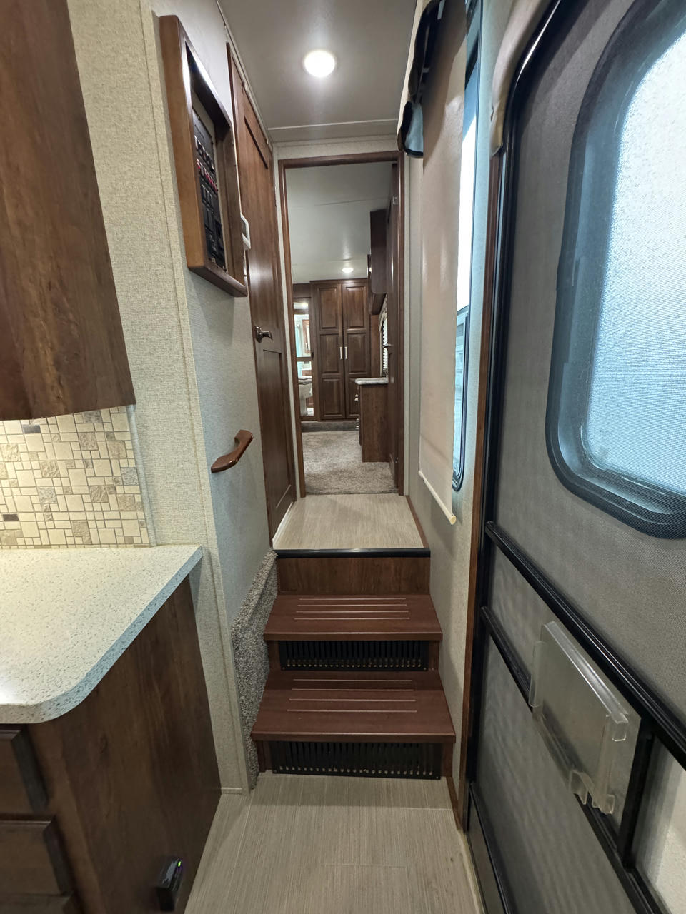 2017 Avalanche 320RS