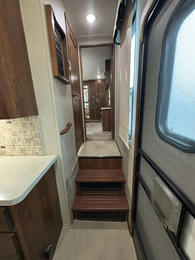 2017 Avalanche 320RS