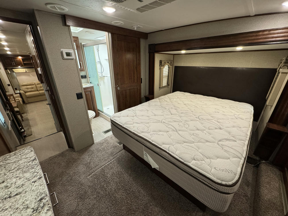 2017 Avalanche 320RS