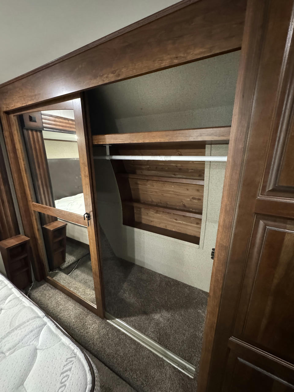 2017 Avalanche 320RS