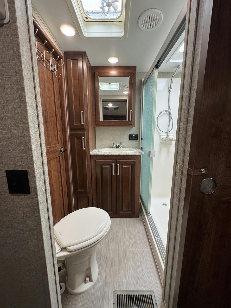 2017 Avalanche 320RS