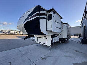 2017 Bighorn 3160EL