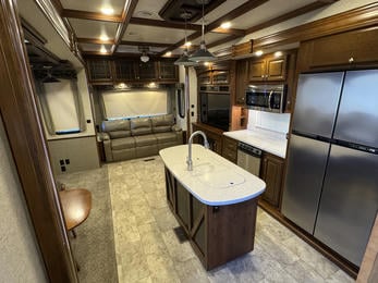 2017 Bighorn 3160EL