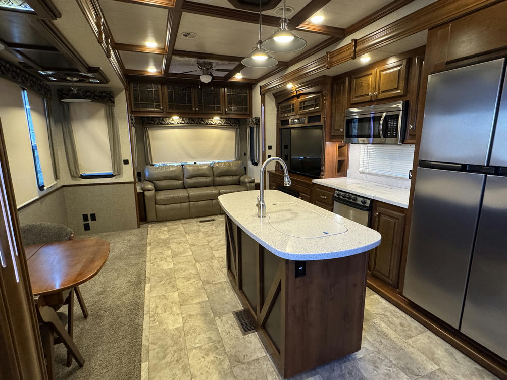 2017 Bighorn 3160EL