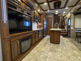 2017 Bighorn 3160EL